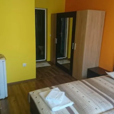 Radenkovi * Sveti Vlas